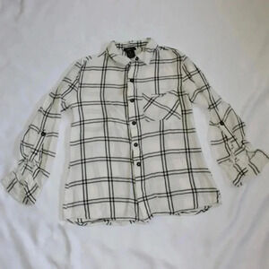 Rue21 Women’s White & Black Plaid Shirt XS Cozy Roll-up Sleeves Button Up Top
